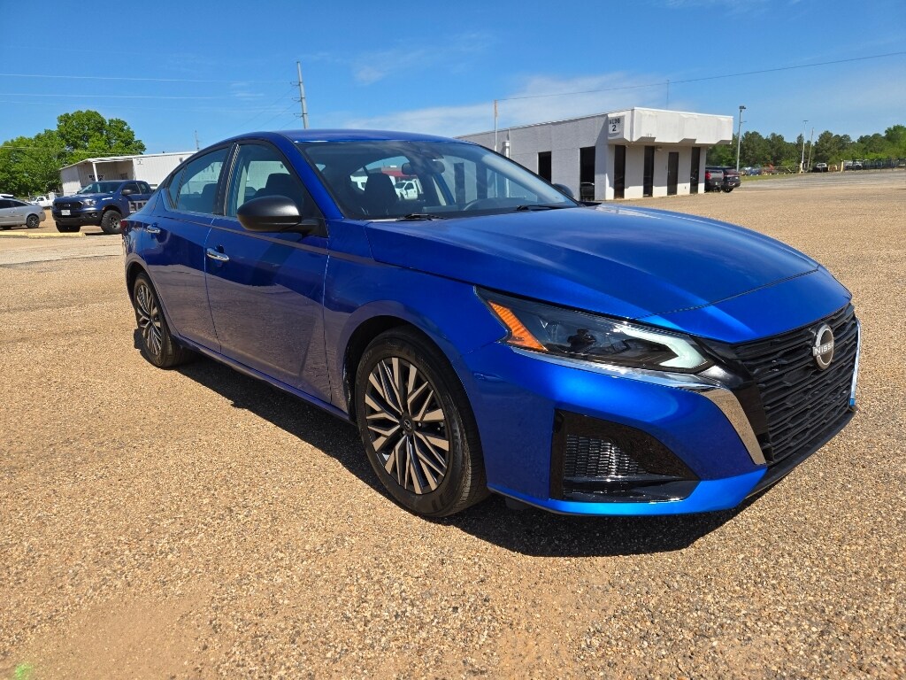 2025 Nissan Altima SV - Photo 7