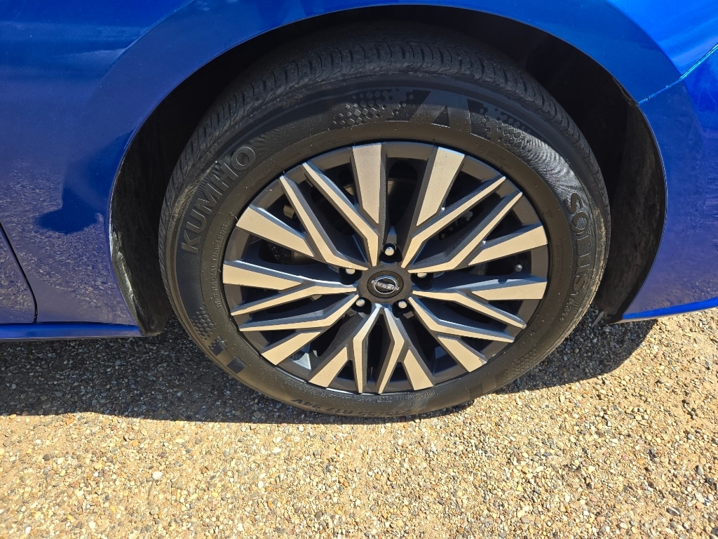 2025 Nissan Altima SV - Photo 12