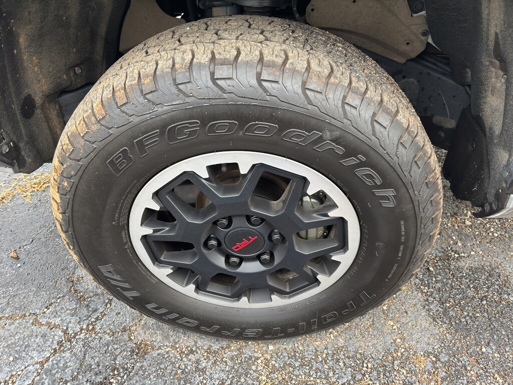 2024 Toyota Tacoma TRD Double Cab photo 2