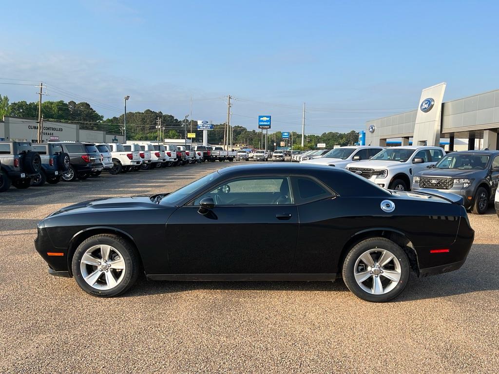 Used 2022 Dodge Challenger SXT with VIN 2C3CDZAG4NH242265 for sale in Kilgore, TX
