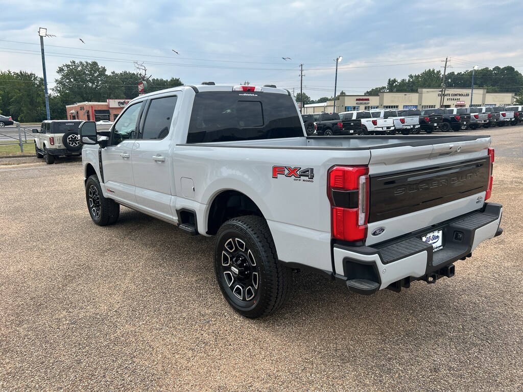 2026 Ford F-250 Platinum photo 2