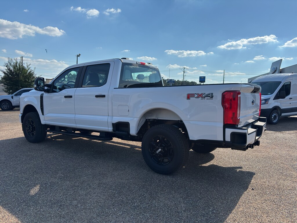 2026 Ford F-250 XL photo 2