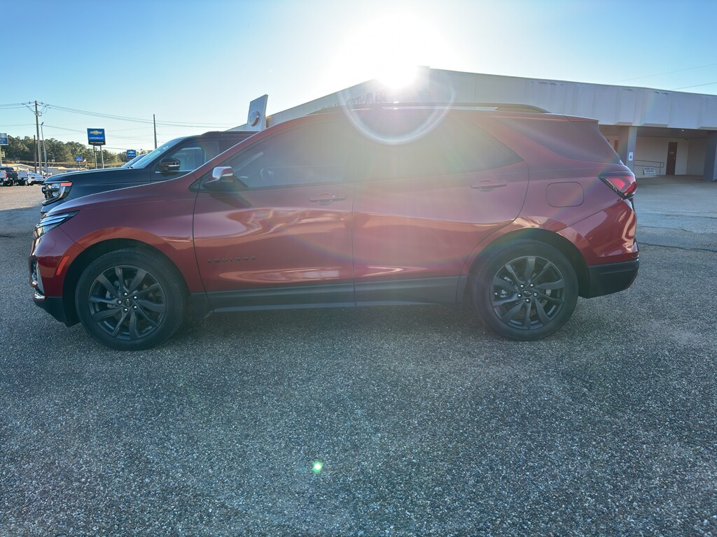 2023 Chevrolet Equinox RS photo 2