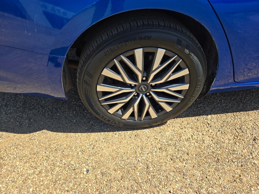 2025 Nissan Altima SV - Photo 11