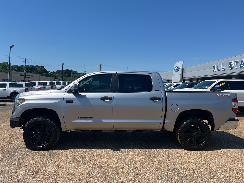 Used 2019 Toyota Tundra SR5 with VIN 5TFDW5F10KX858706 for sale in Kilgore, TX