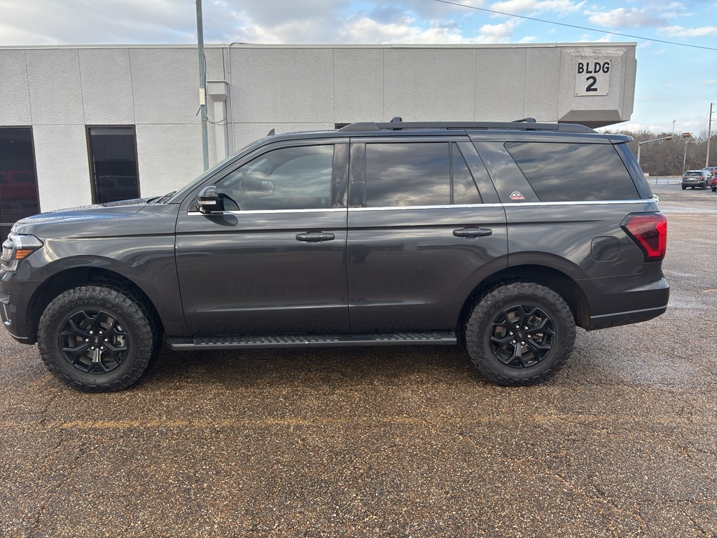 2022 Ford Expedition Timberline photo 3