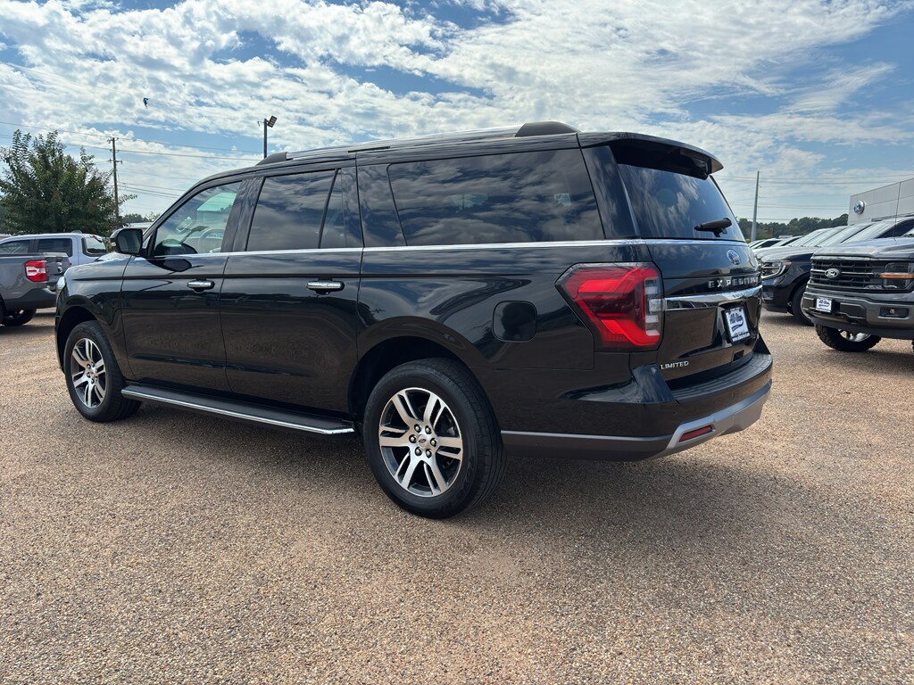 2023 Ford Expedition MAX Limited photo 3