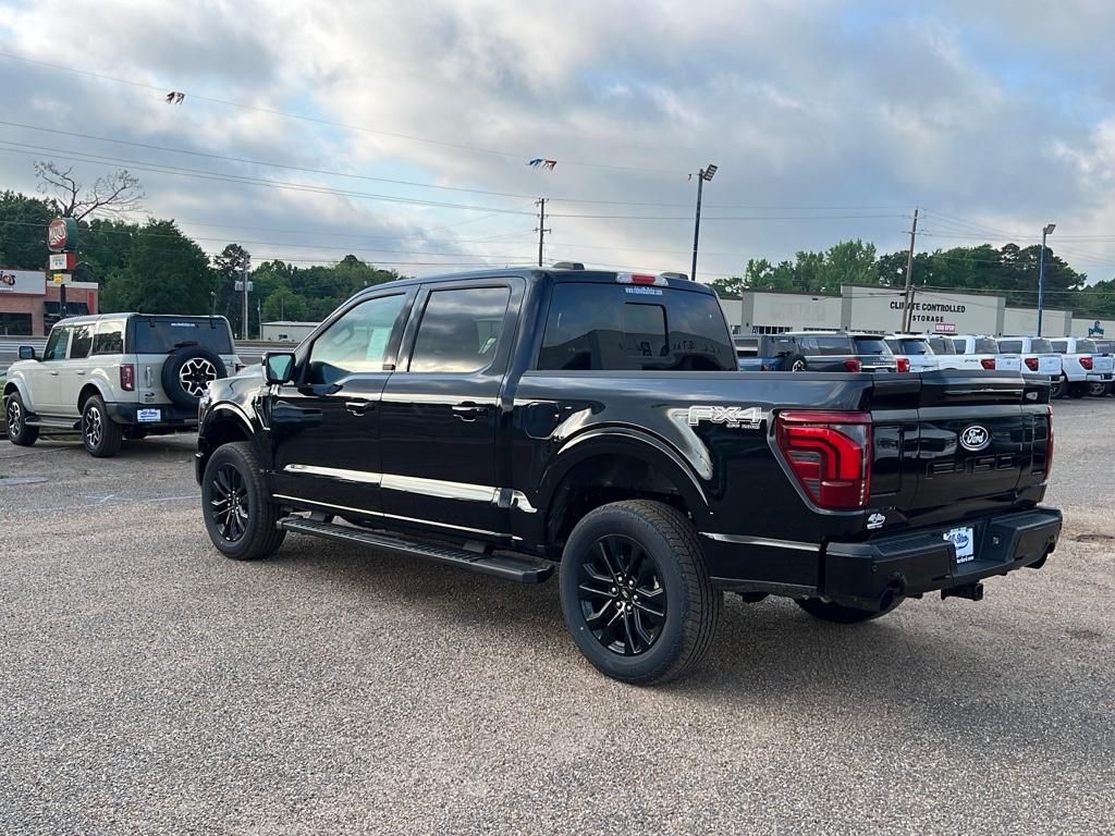 2025 Ford F-150 Lariat photo 3