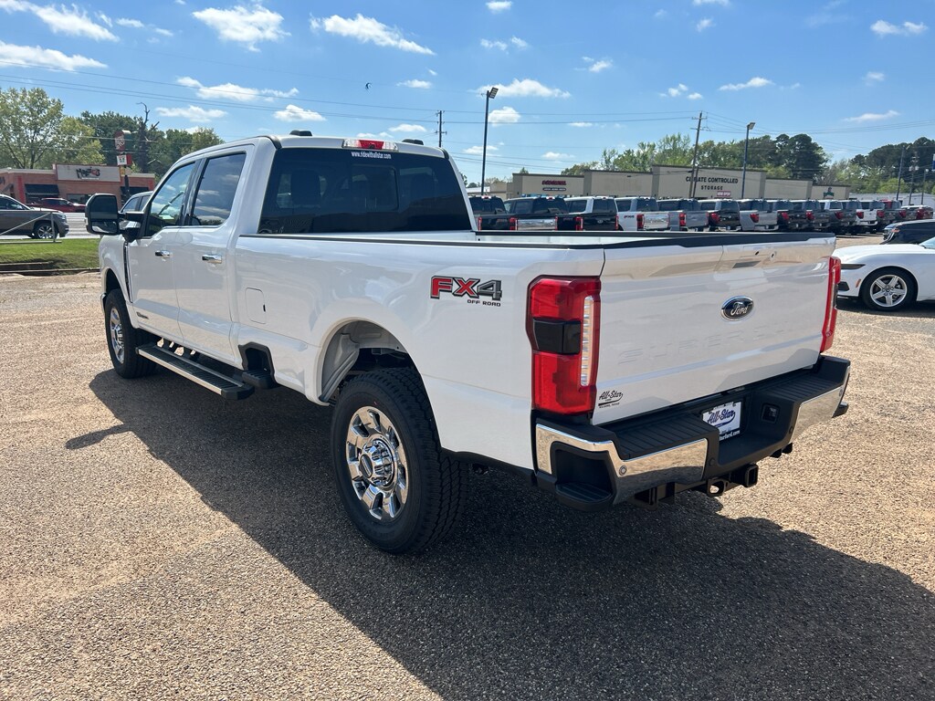 2026 Ford F-350 Lariat photo 3