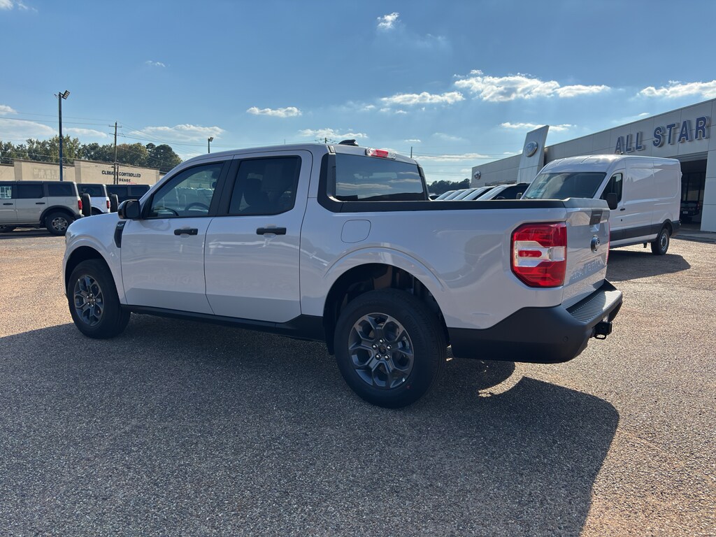 2025 Ford Maverick XLT photo 2