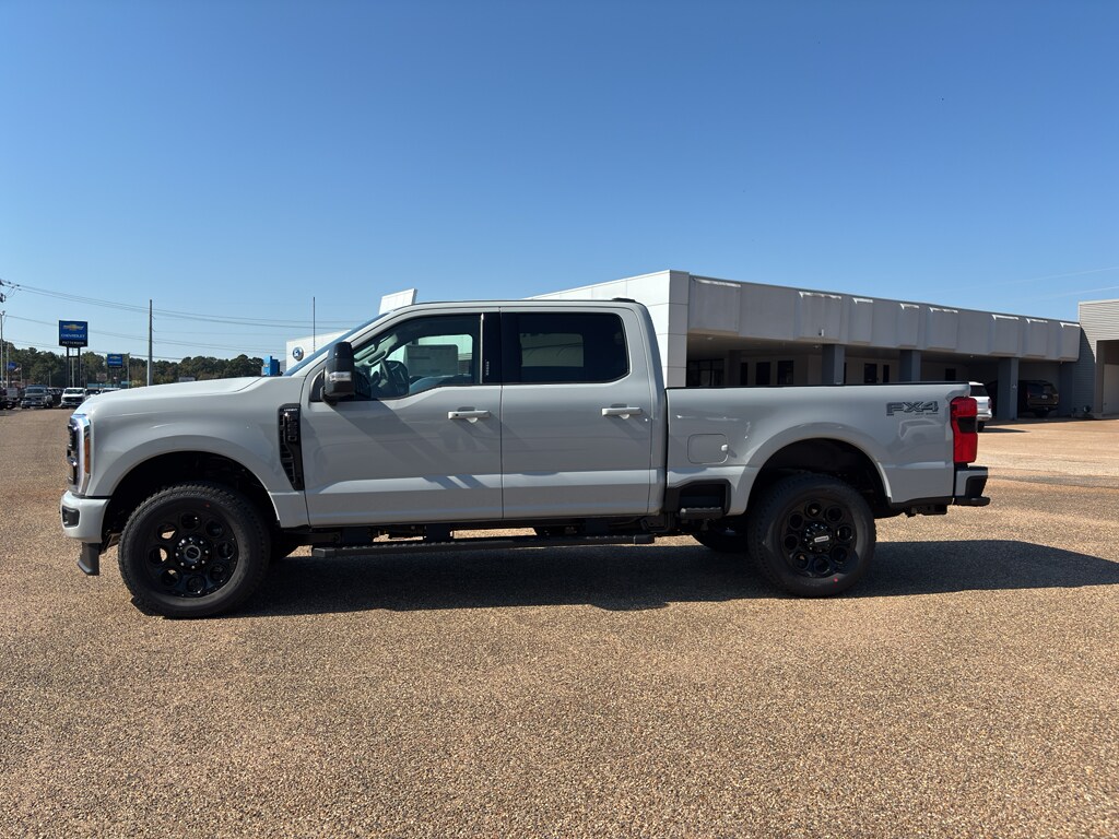 2026 Ford F-250 Lariat photo 2