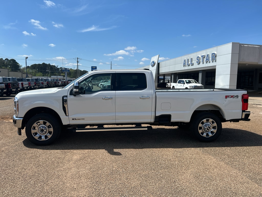 2026 Ford F-350 Lariat photo 2