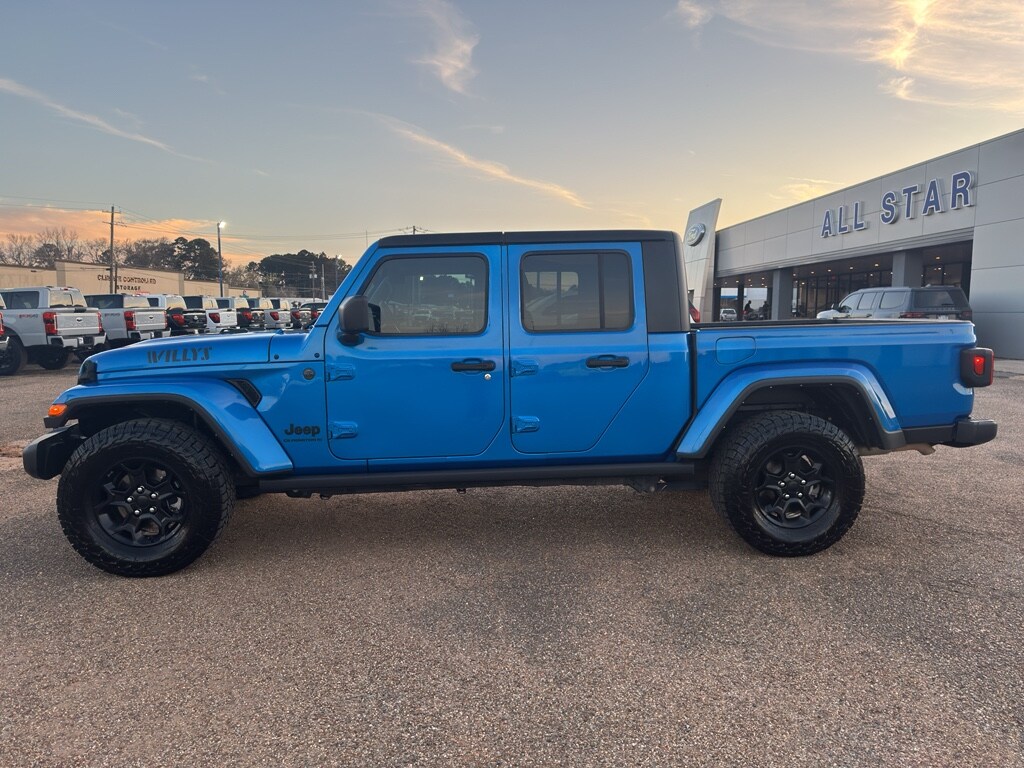 Used 2023 Jeep Gladiator Willys Crew Cab