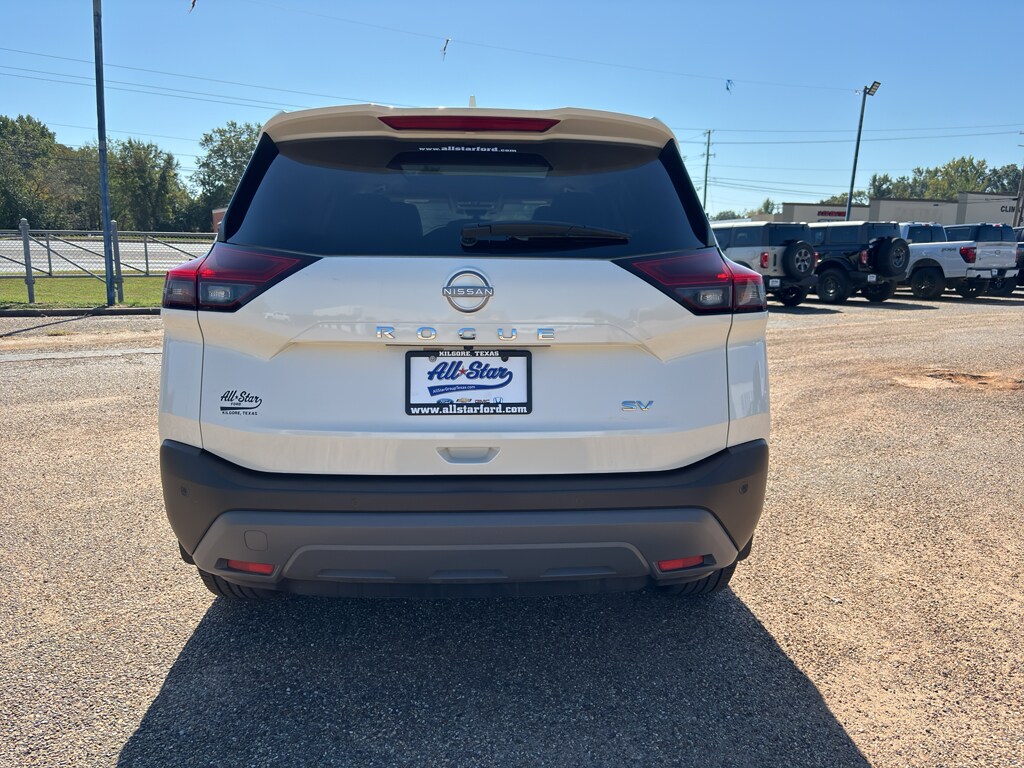 2023 Nissan Rogue SV photo 2