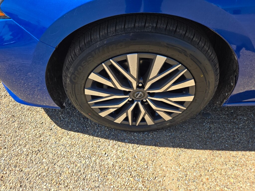 2025 Nissan Altima SV - Photo 9