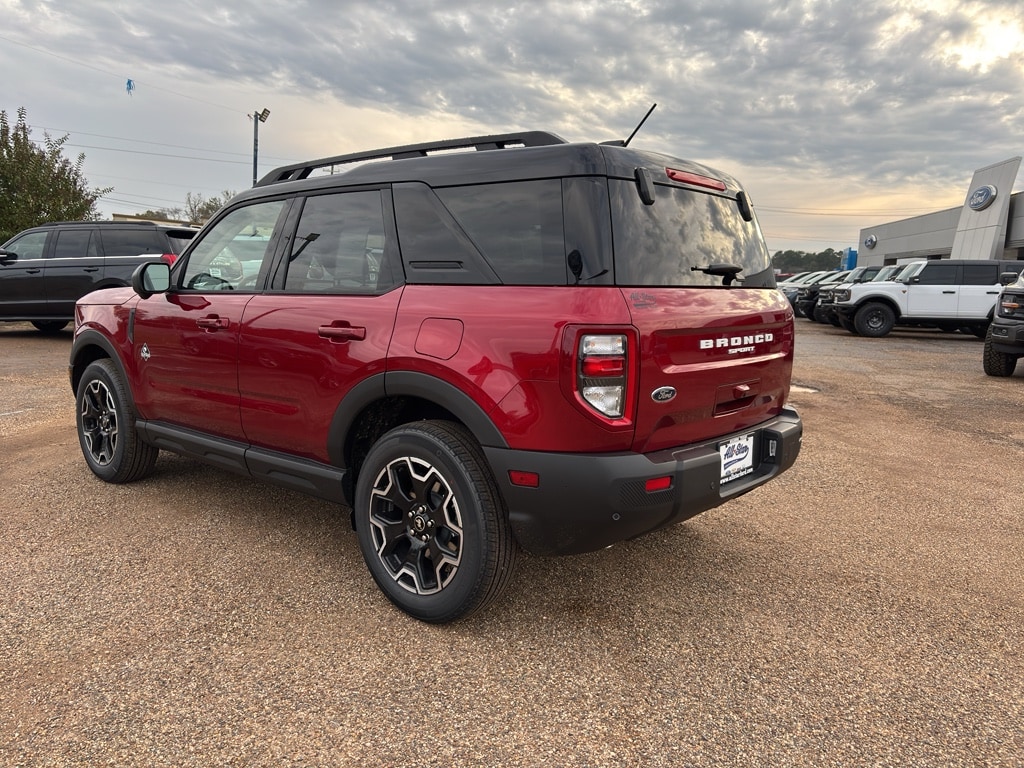 2025 Ford Bronco Sport Outer Banks photo 2
