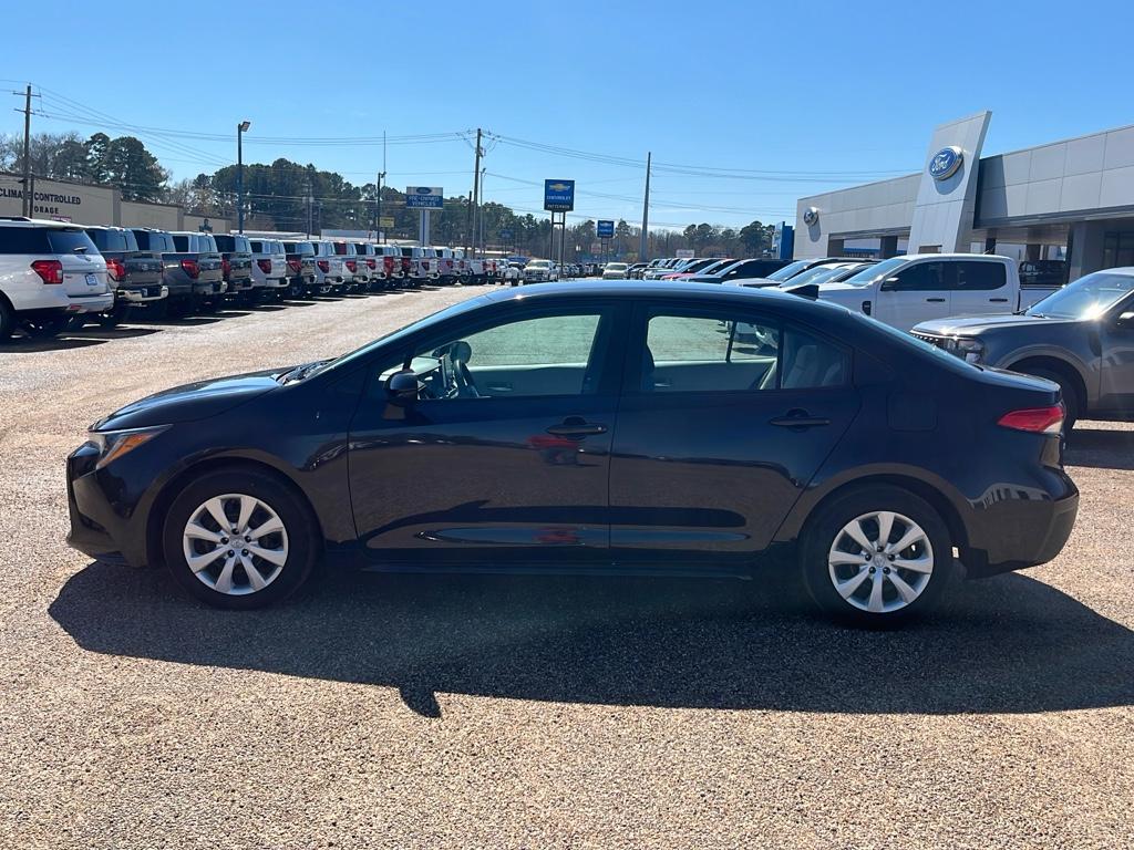 Used 2021 Toyota Corolla LE with VIN 5YFEPMAE9MP263876 for sale in Kilgore, TX