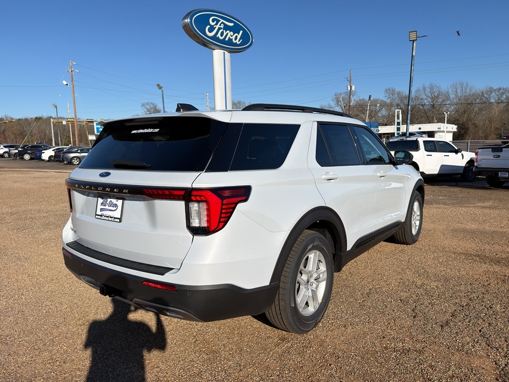 2026 Ford Explorer photo 2