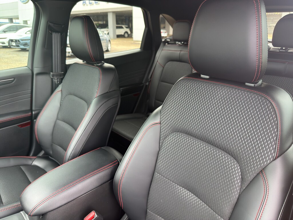2026 Ford Escape ST-Line Elite - Photo 27