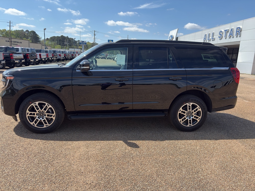 2026 Ford Expedition photo 2