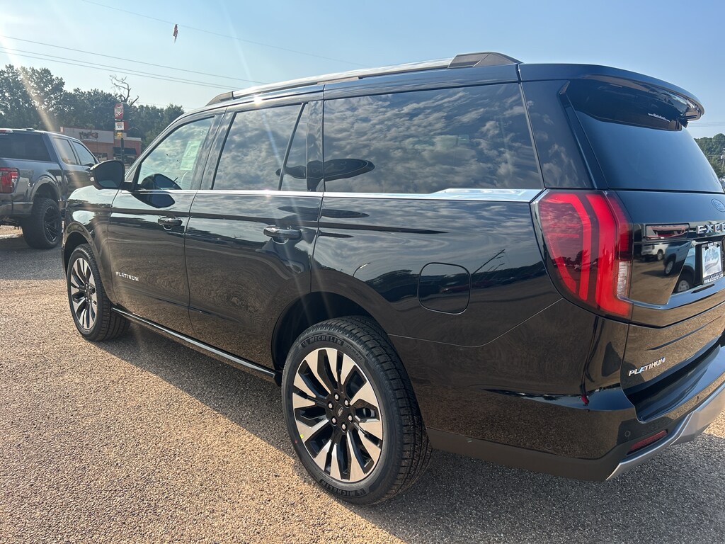 2025 Ford Expedition Platinum photo 2