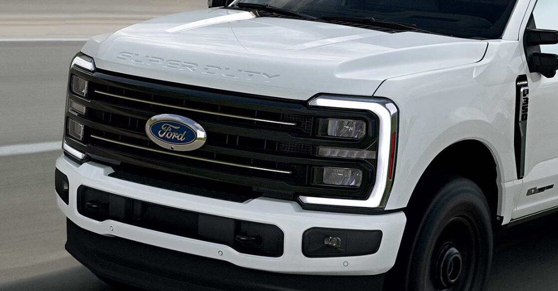 2025%20Ford%20Super%20Duty%20Platinum%20in%20Kilgore%20TX%20-%20lights.jpg
