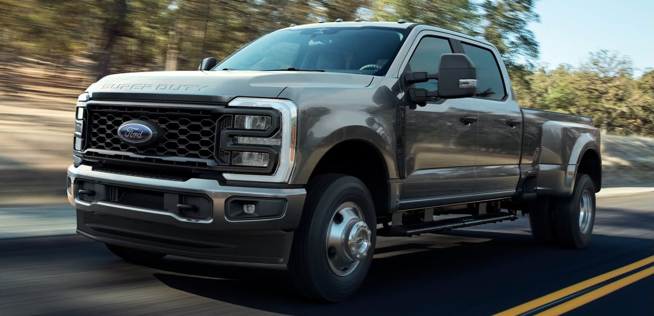 2026 Ford F-250 vs Chevrolet Silverado 2500 HD.jpg