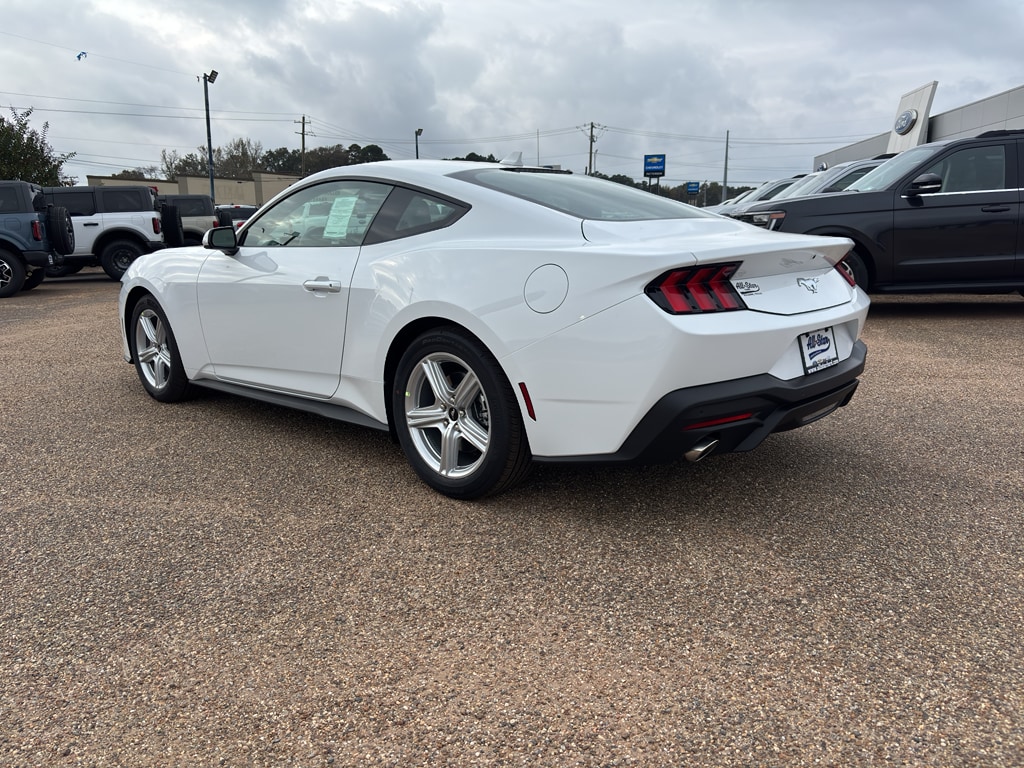 2026 Ford Mustang EcoBoost Fastback - Photo 3