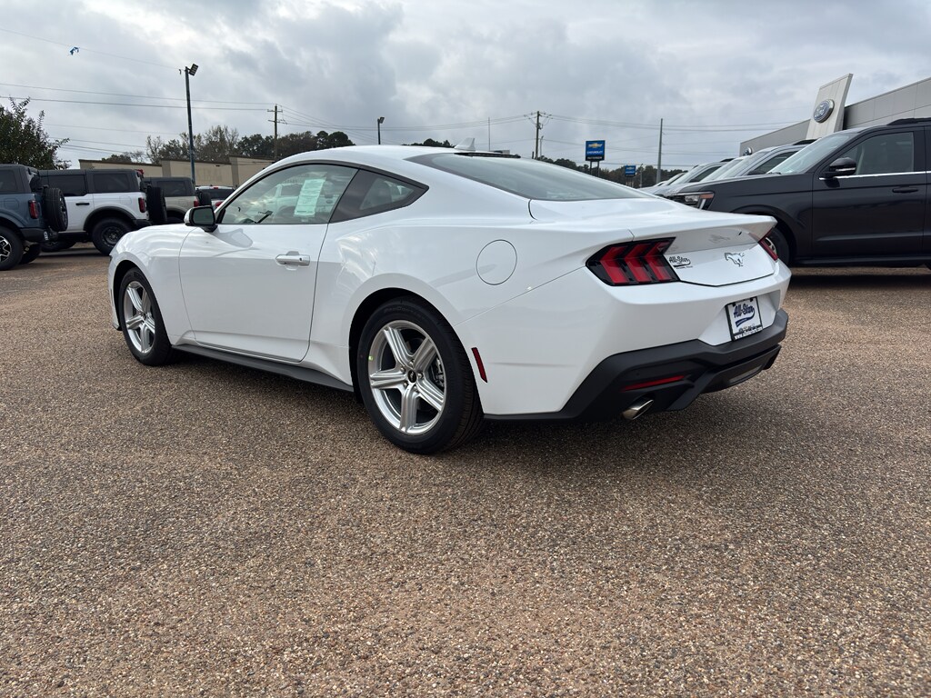 2026 Ford Mustang EcoBoost photo 3