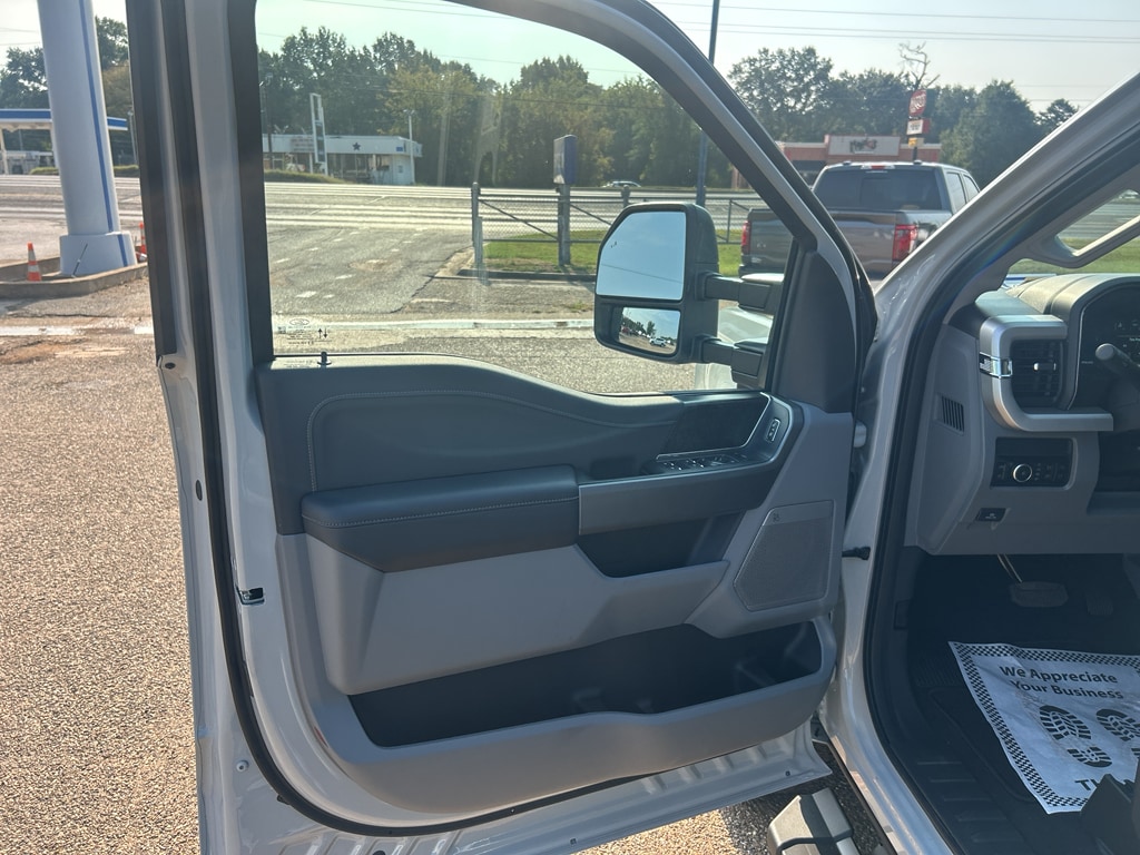 2026 Ford F-250 Super Duty XLT - Photo 17