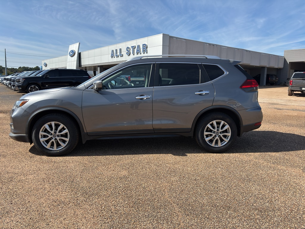 Used 2017 Nissan Rogue SV Sport Utility
