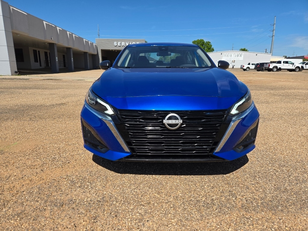 2025 Nissan Altima SV - Photo 8