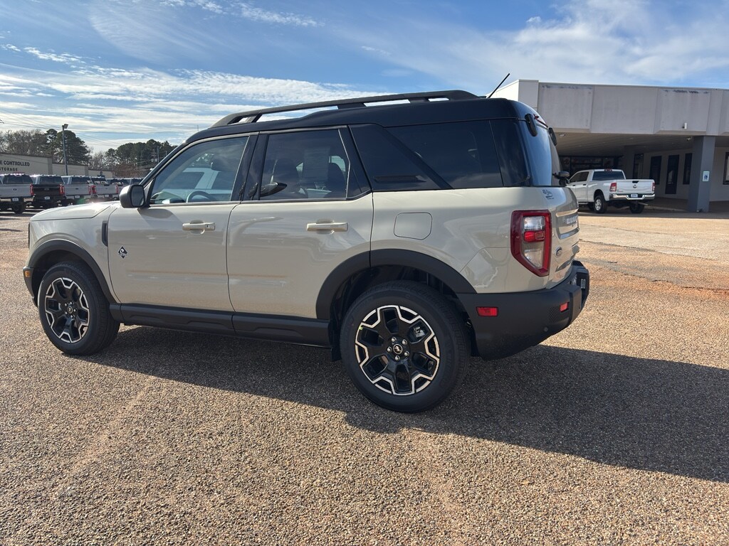 2025 Ford Bronco Sport Outer Banks photo 3