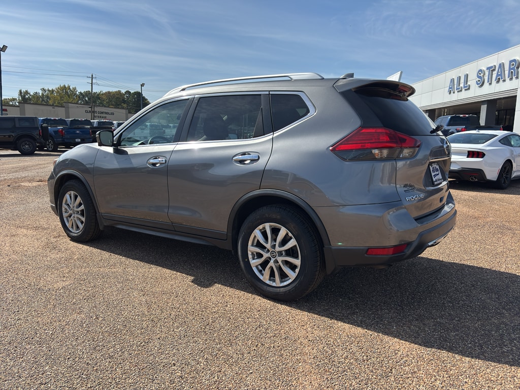 Used 2017 Nissan Rogue SV Sport Utility