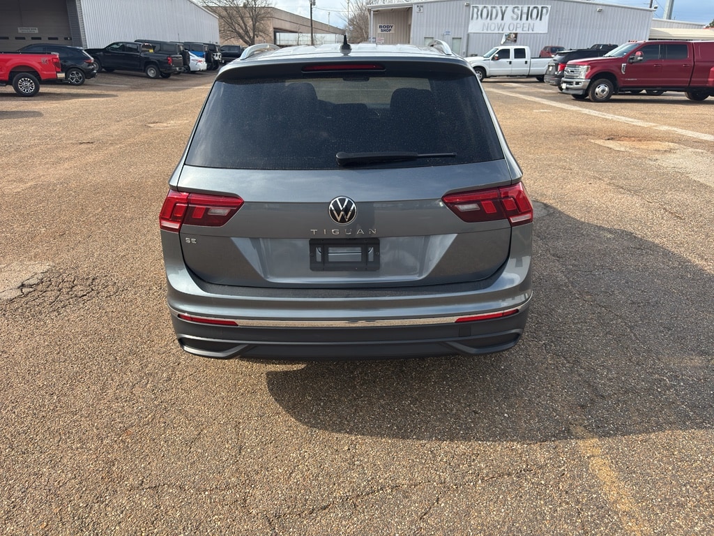 2024 Volkswagen Tiguan SE Sport photo 2