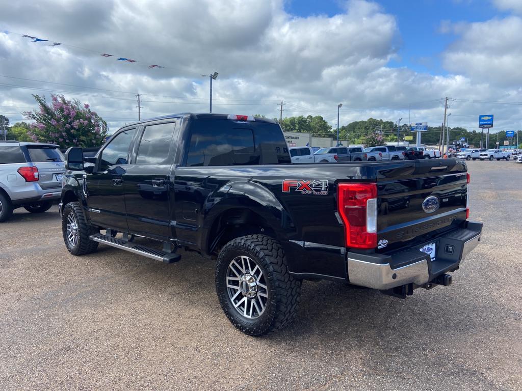 Used 2019 Ford F-250 Super Duty Lariat with VIN 1FT7W2BT9KEG69857 for sale in Kilgore, TX