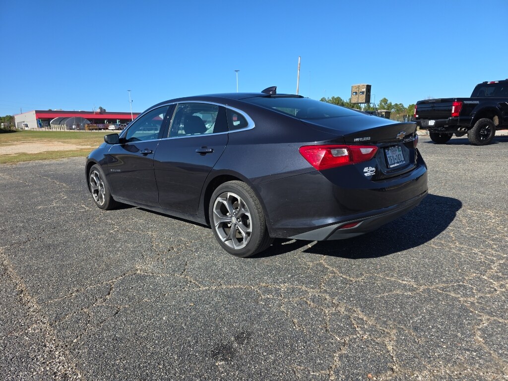 2023 Chevrolet Malibu 1LT photo 3