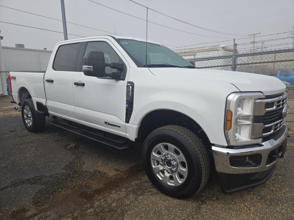 2024 Ford F-250 XLT photo 3