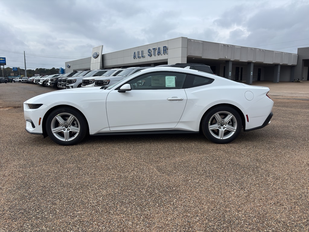 2026 Ford Mustang EcoBoost Fastback - Photo 2