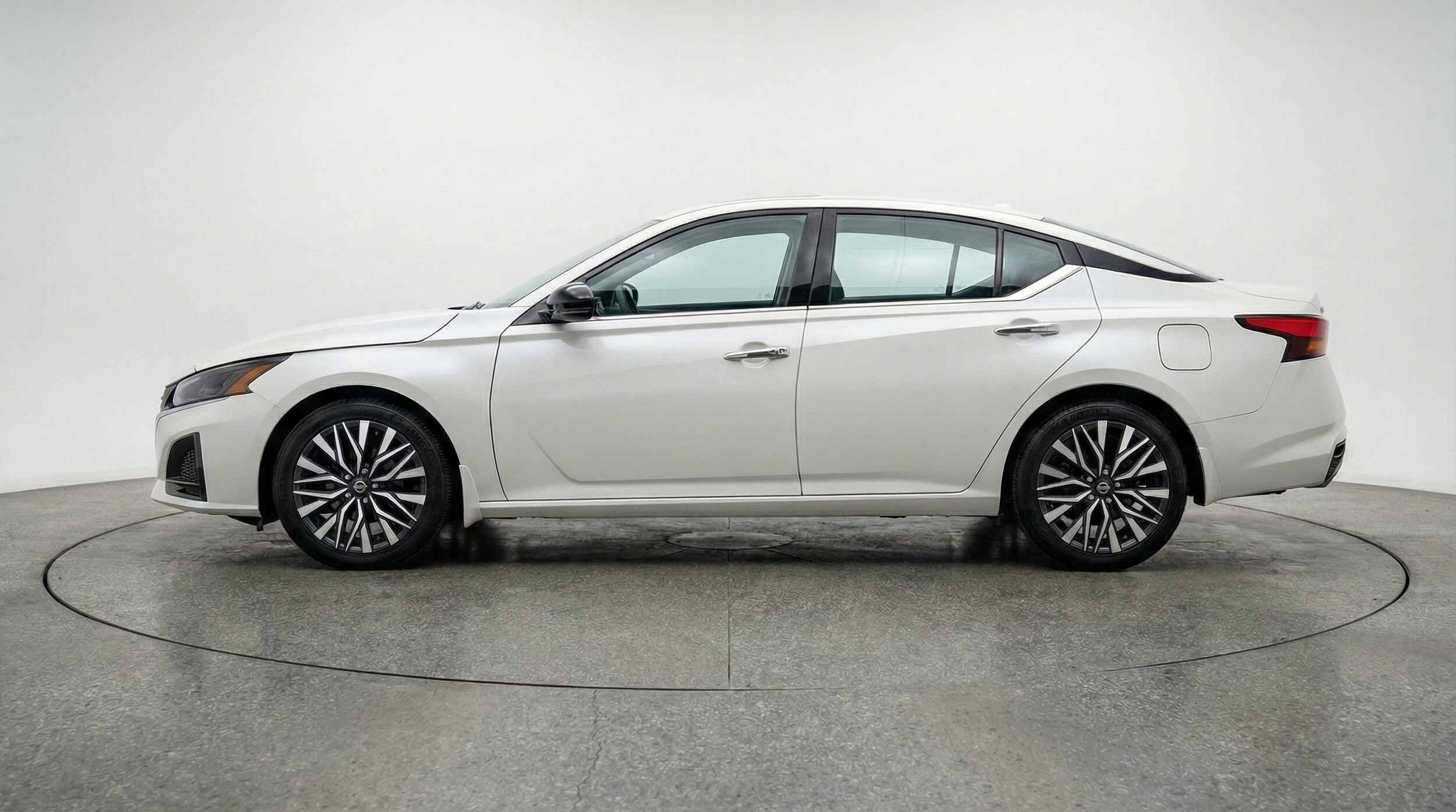 Thumbnail: 2025 Nissan Altima - 4