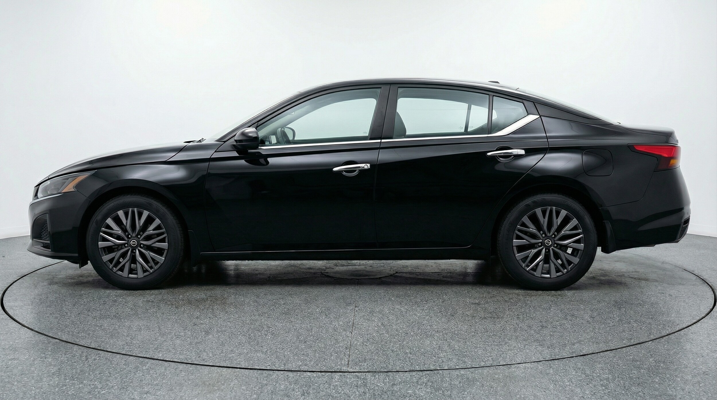 Thumbnail: 2025 Nissan Altima - 4