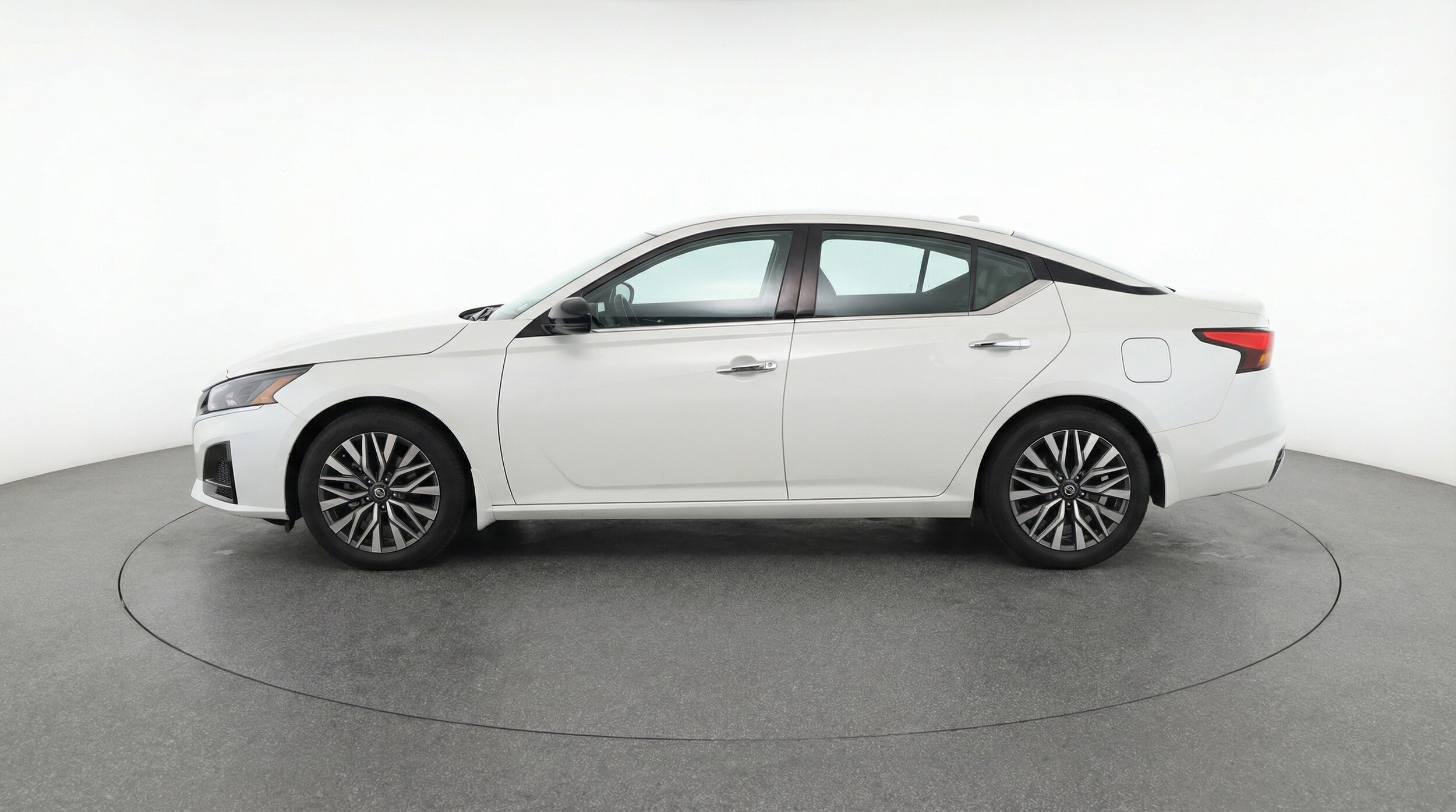 Thumbnail: 2025 Nissan Altima - 4