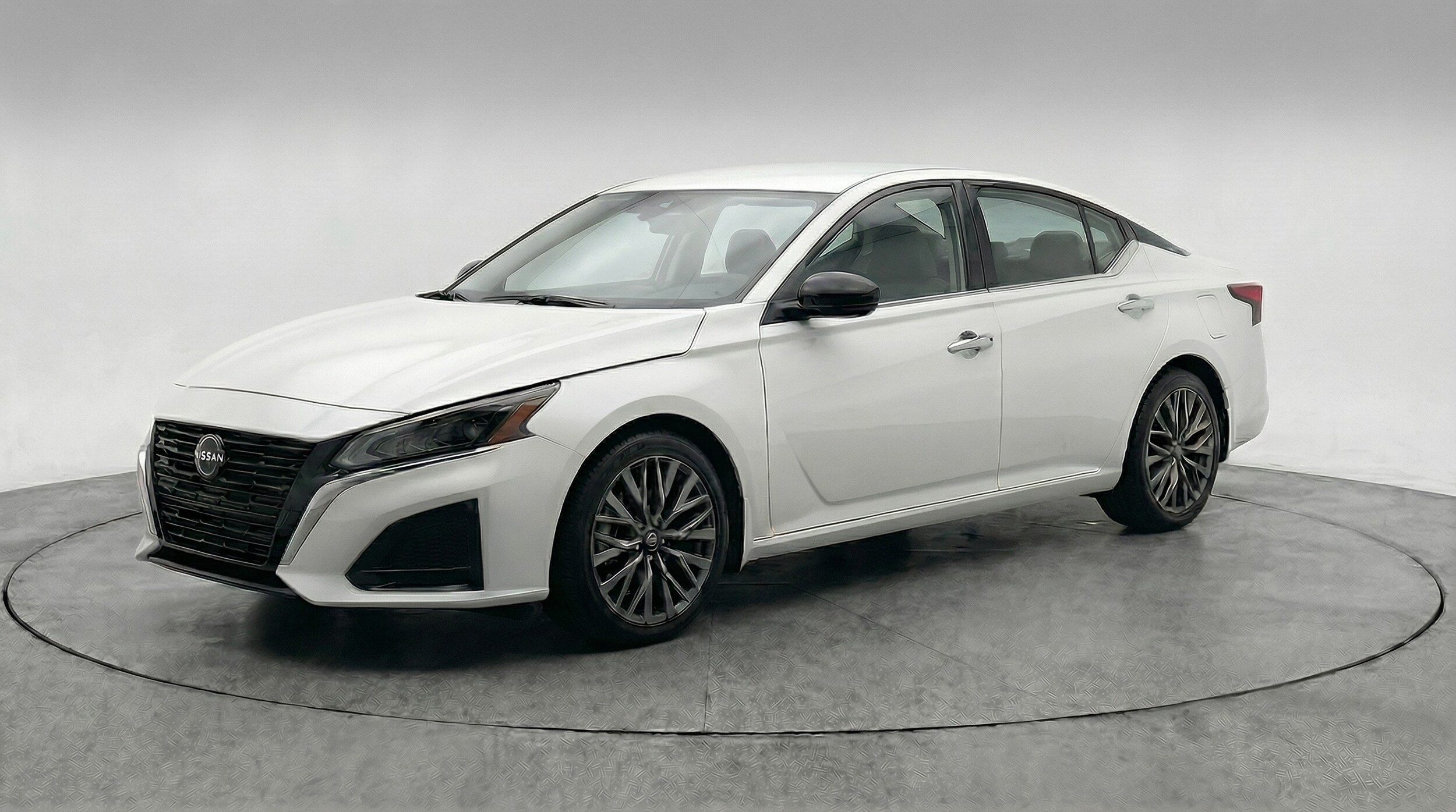 Thumbnail: 2025 Nissan Altima - 3