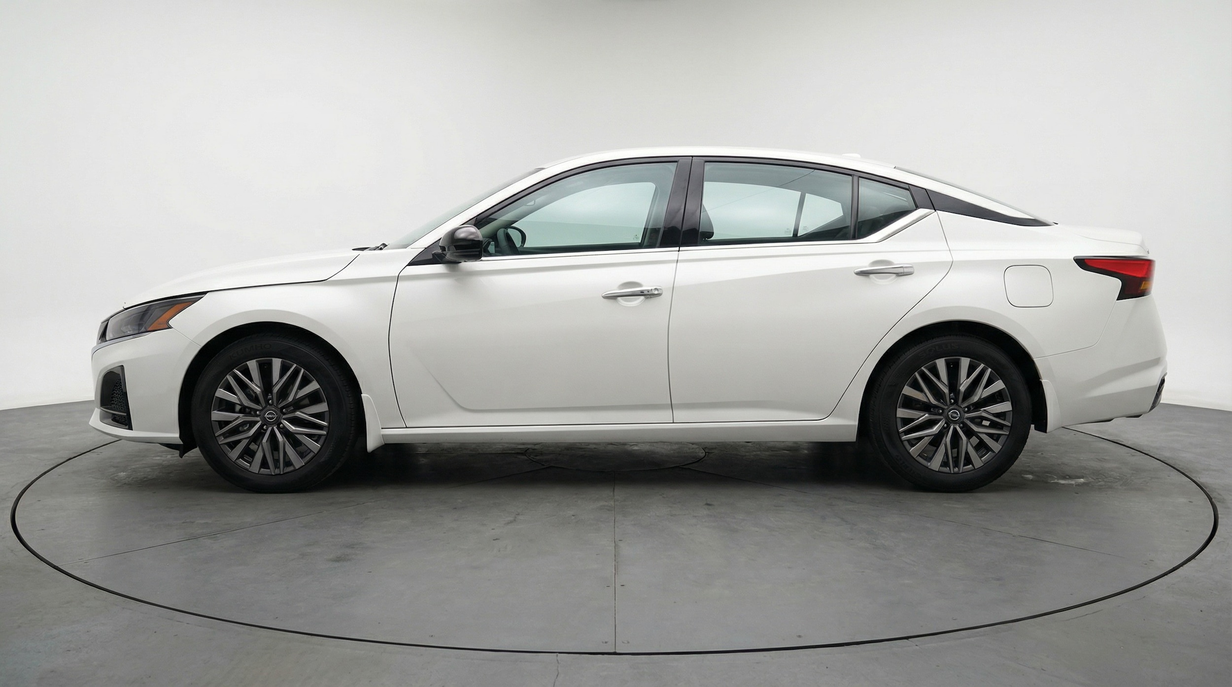 Thumbnail: 2025 Nissan Altima - 4