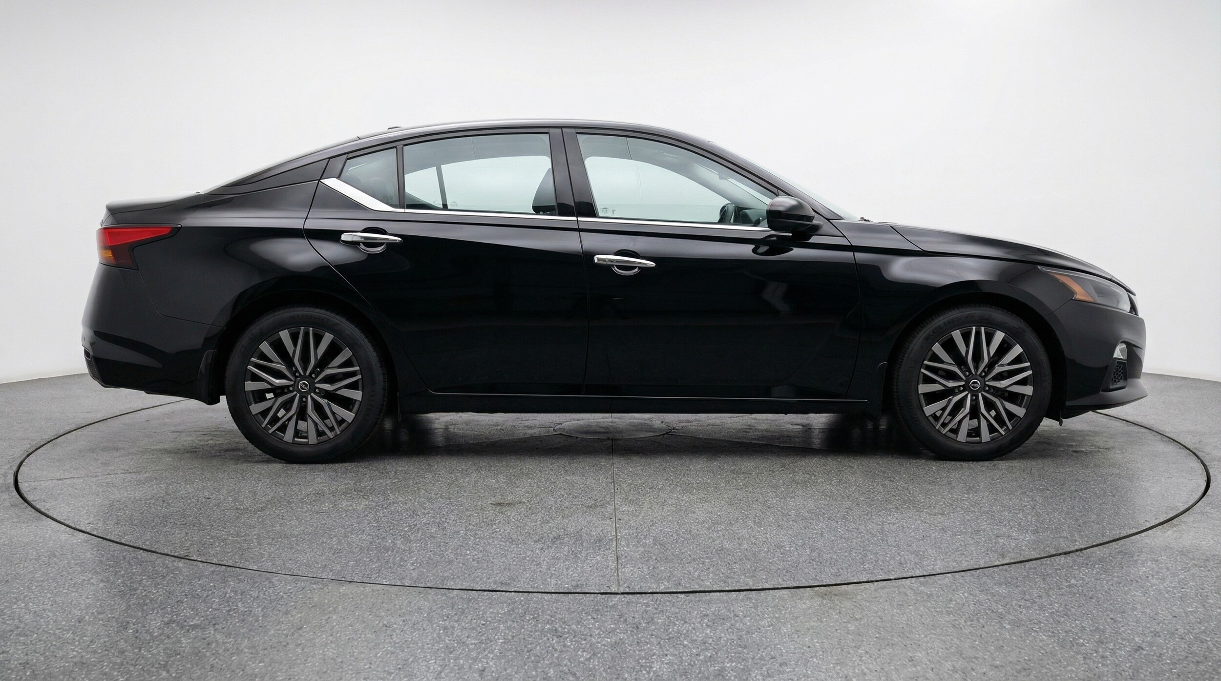 Thumbnail: 2025 Nissan Altima - 8