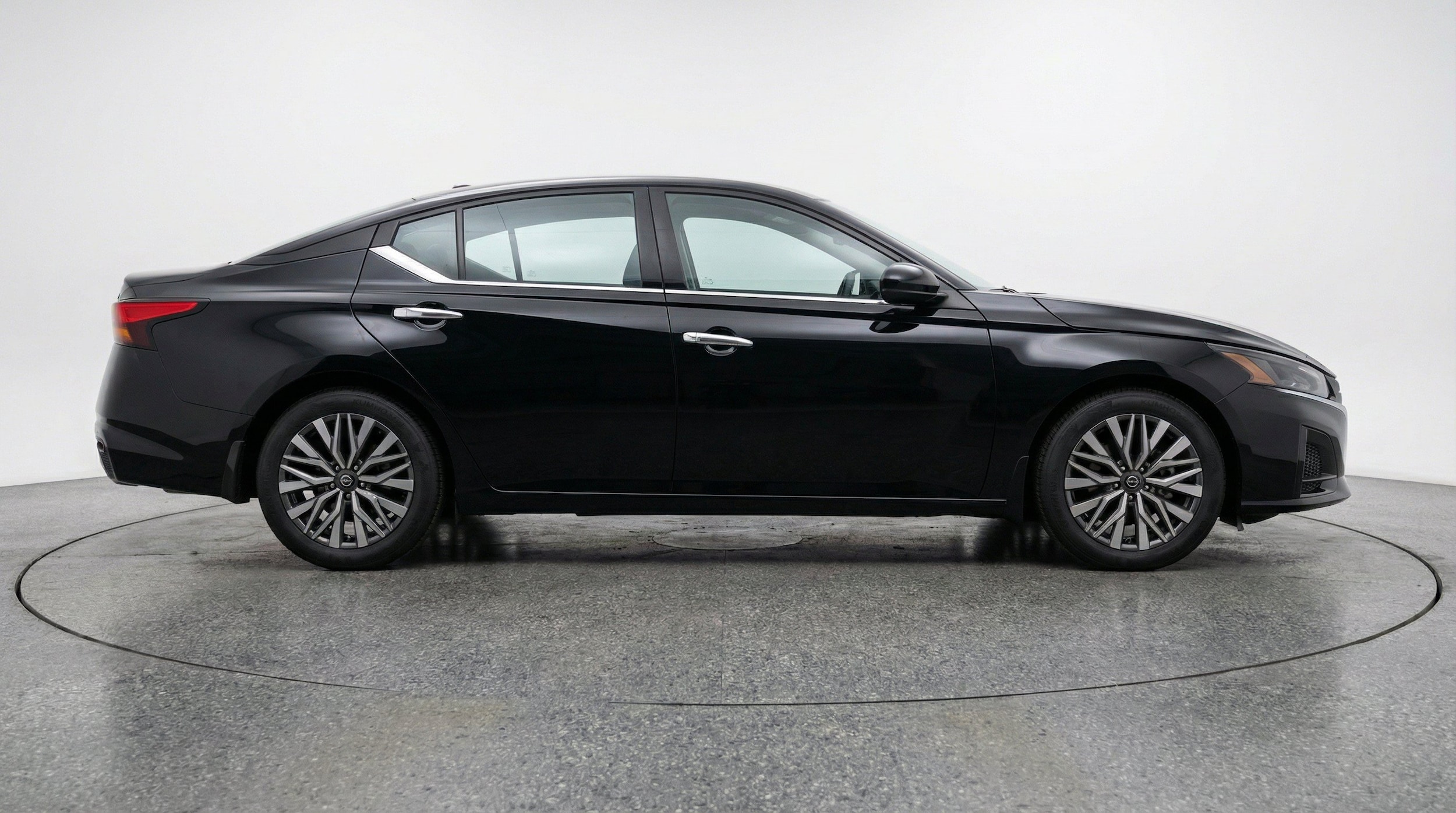 Thumbnail: 2025 Nissan Altima - 10