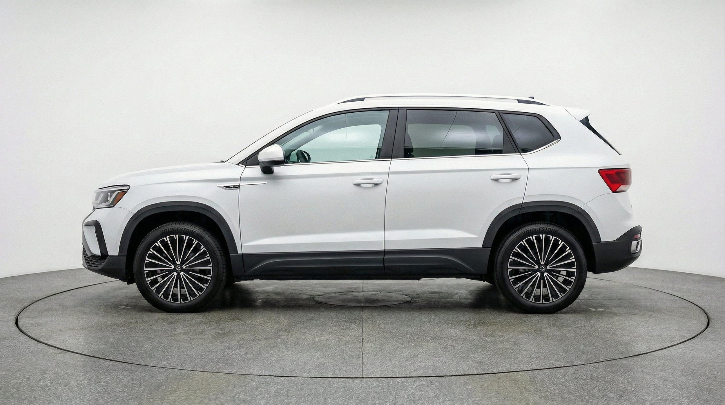 Thumbnail: 2026 Volkswagen Taos - 5