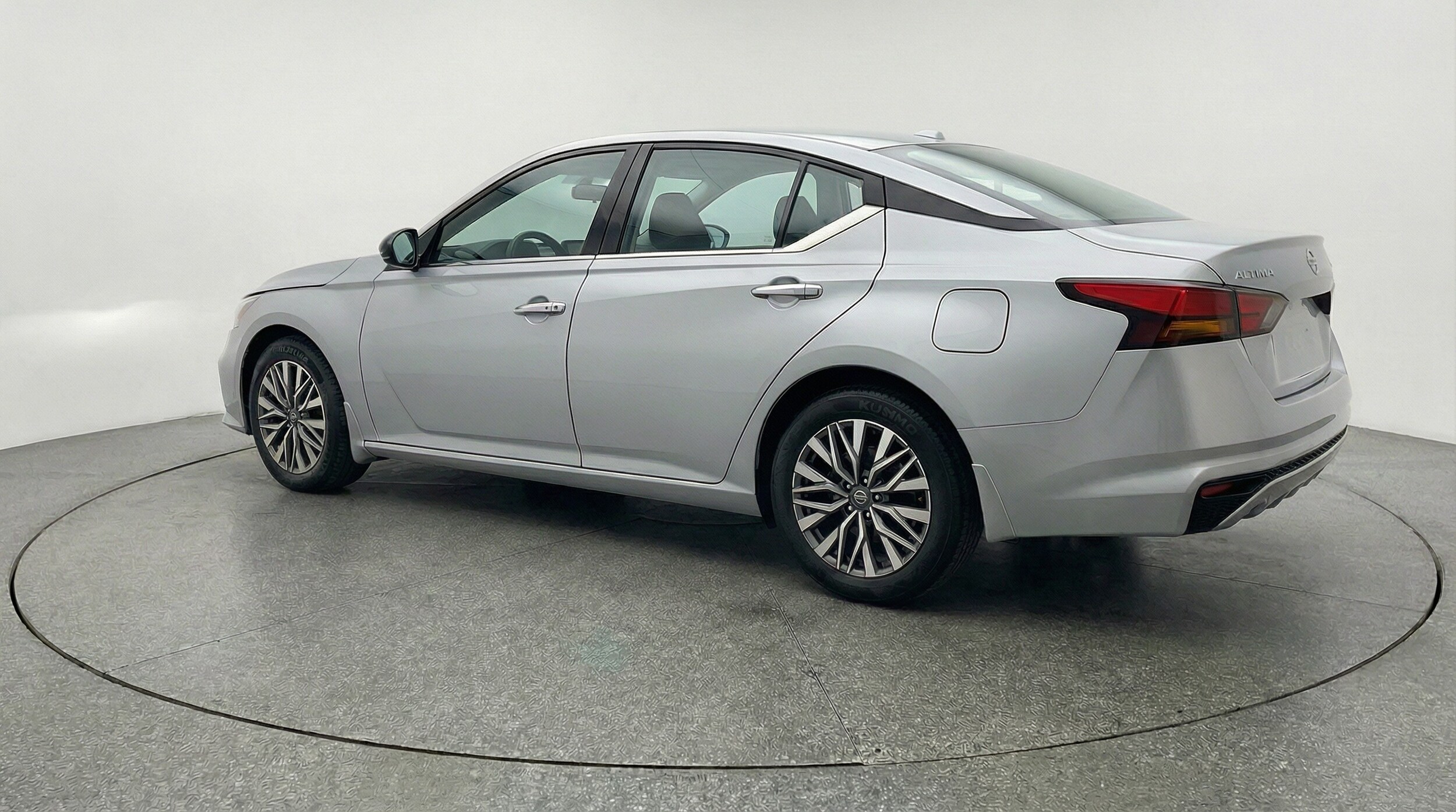 Thumbnail: 2025 Nissan Altima - 5