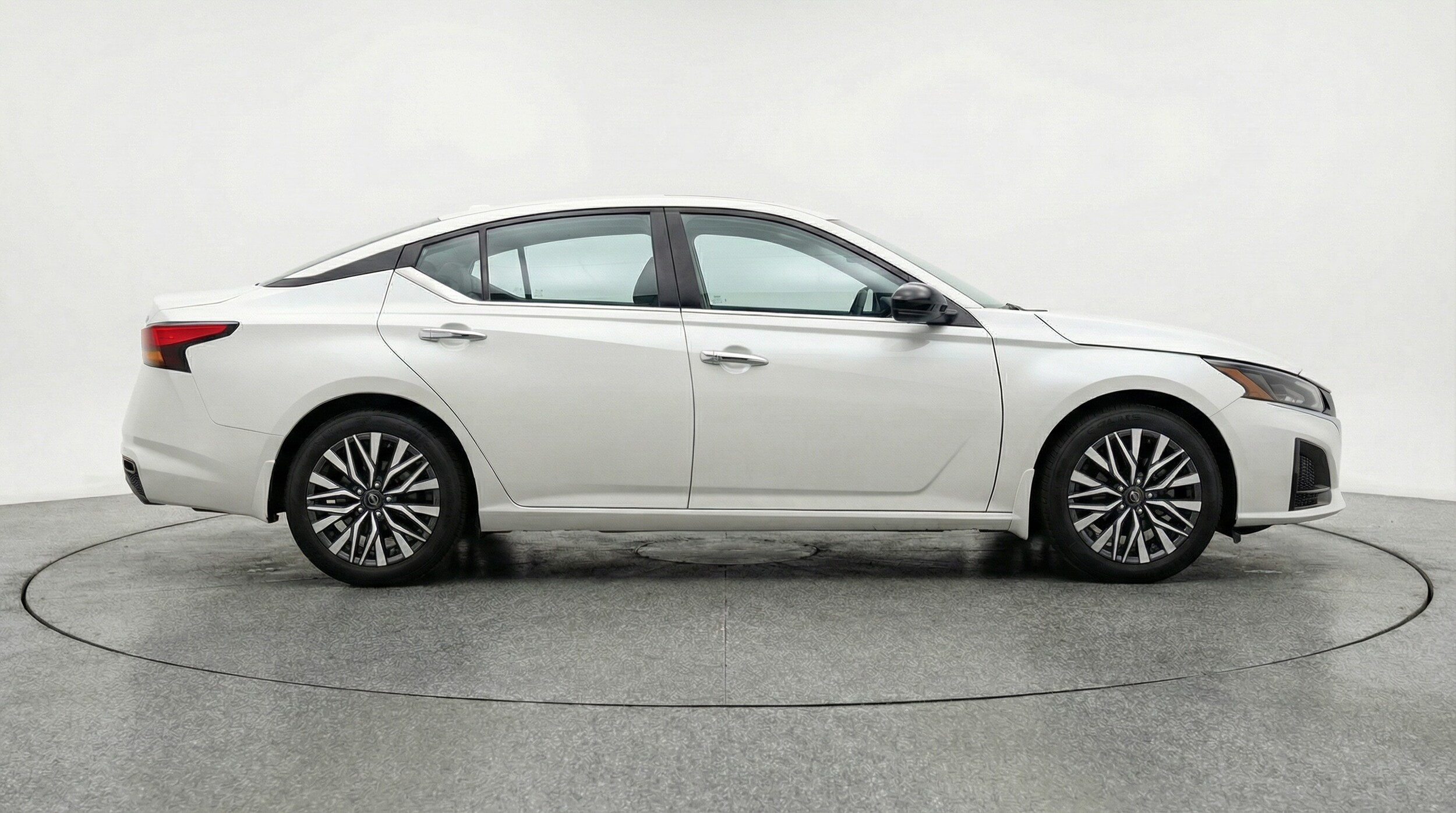 Thumbnail: 2025 Nissan Altima - 8