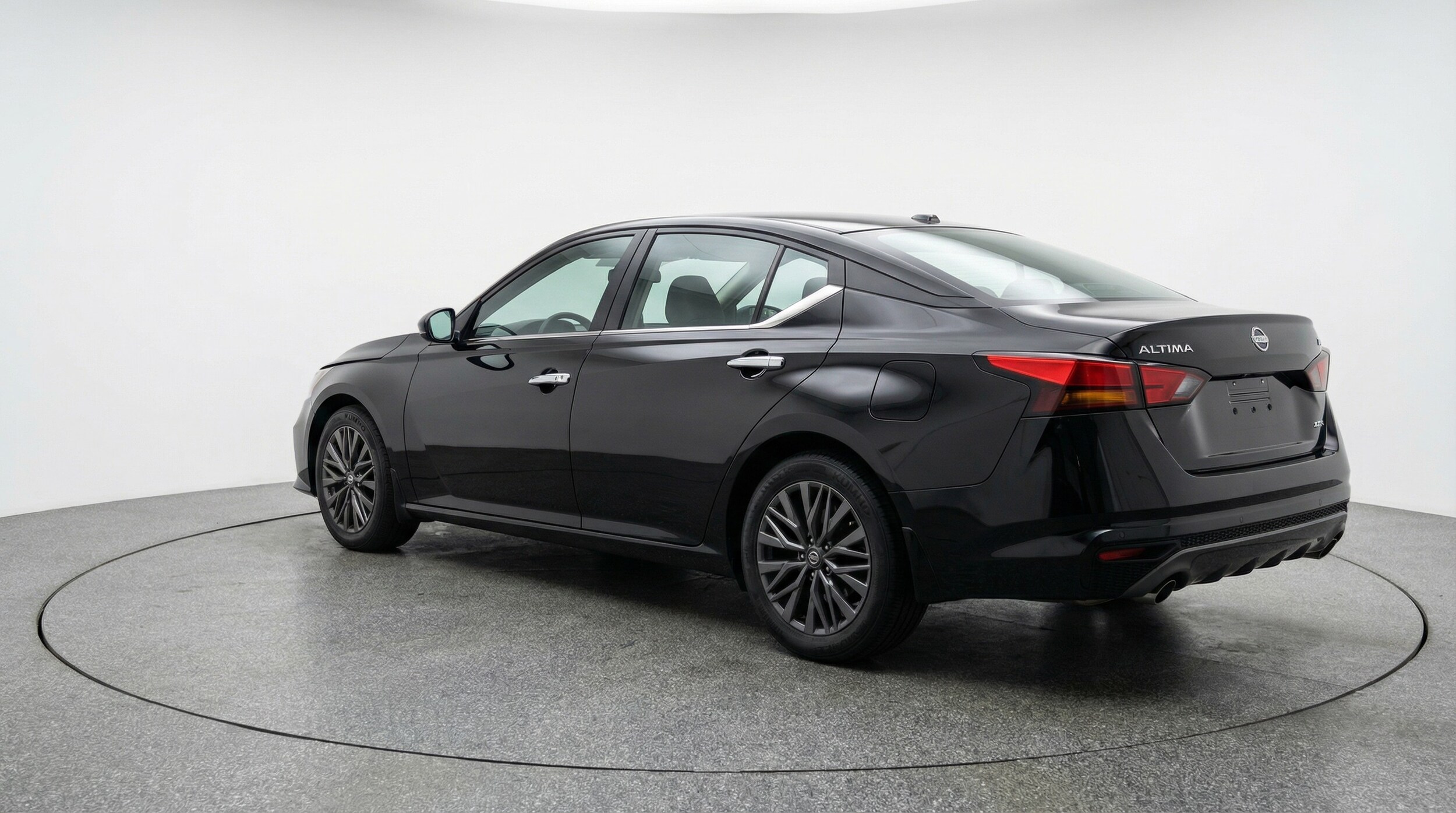 Thumbnail: 2025 Nissan Altima - 5